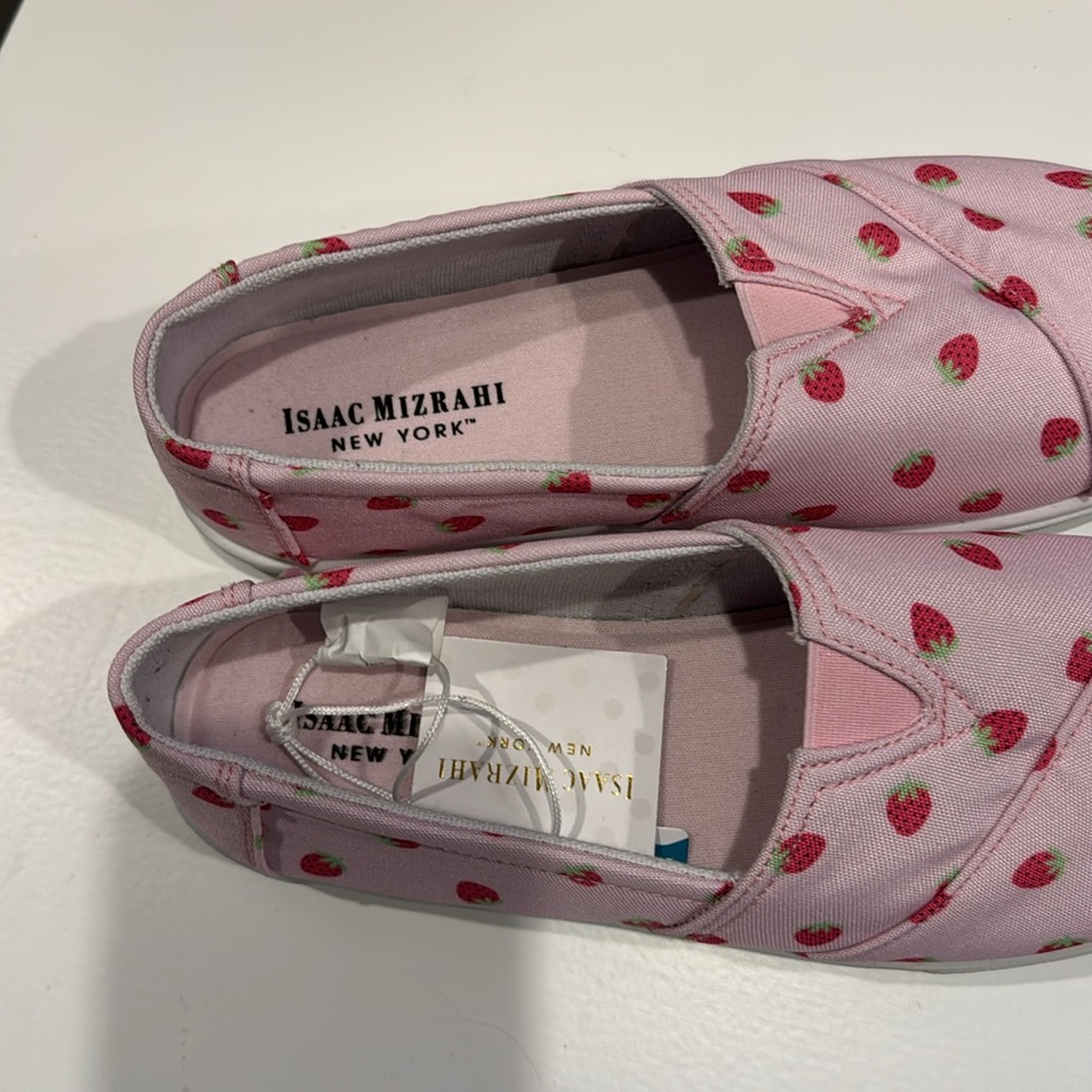 Isaac Mizrahi Women's Strawberry Flats - Picture 8 of 9